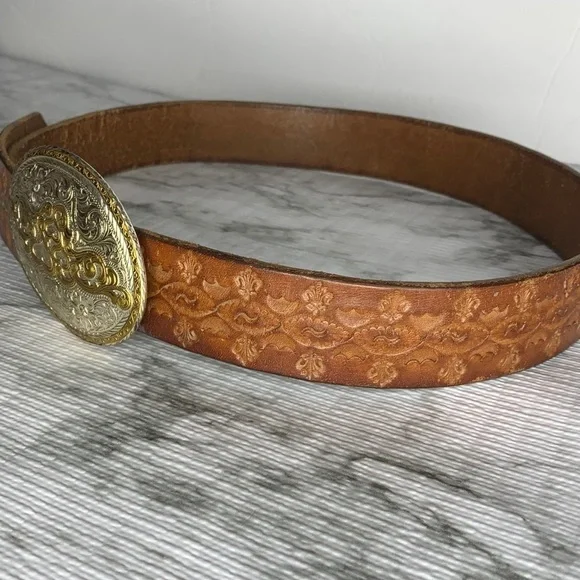 Crumrine Belt and Buckle Silver Plate On Jewelers - Picture 5 of 6